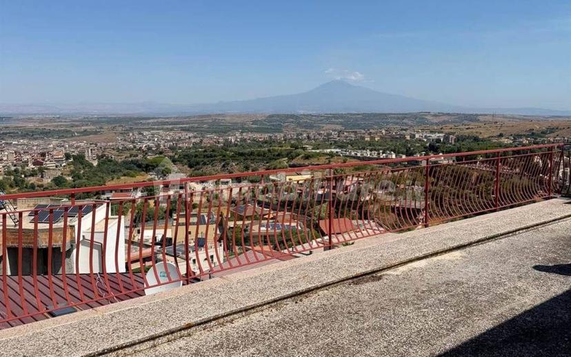 Terratetto unifamiliare 280 m², buono stato, Centro, Carlentini — foto 4 di 15