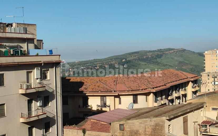 Trilocale via San Giacomo, Centro Storico, Agrigento — foto 3 di 17