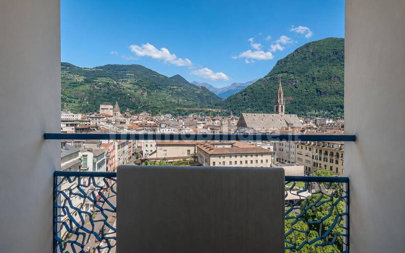 Attico piazza Giuseppe Verdi 28, Centro, Bolzano — foto 5 di 14