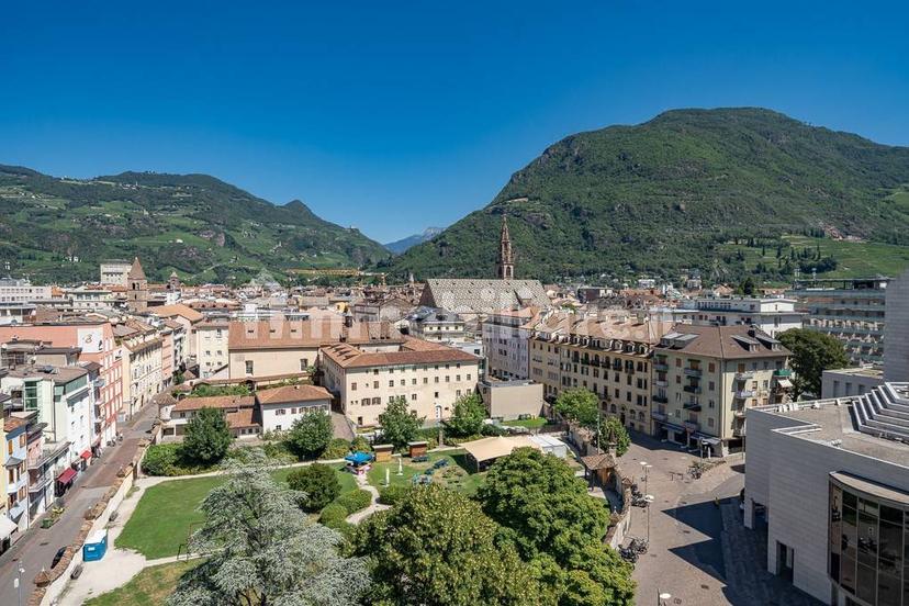 Attico piazza Giuseppe Verdi 28, Centro, Bolzano — foto 11 di 14