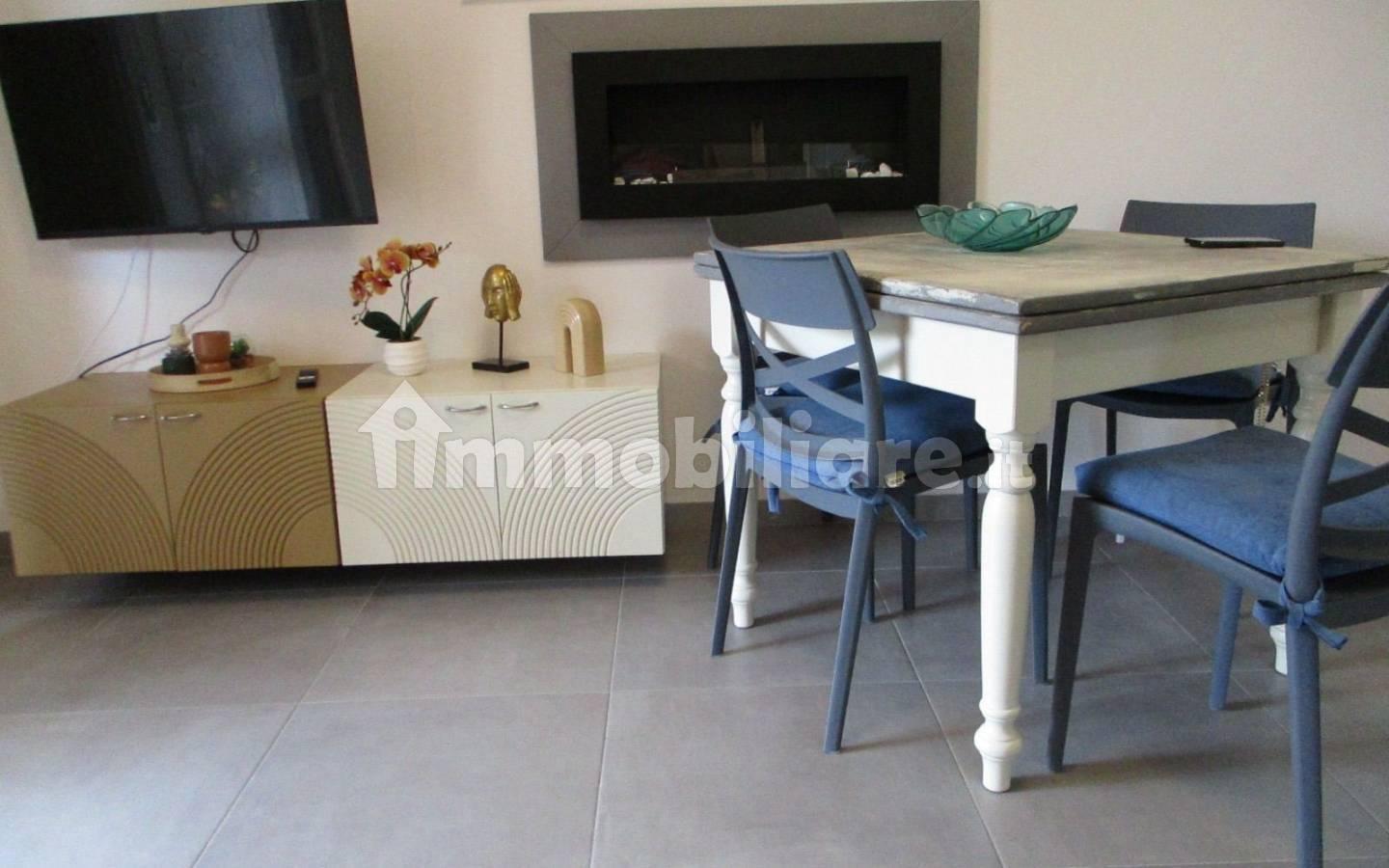 Bilocale via Todeschino 68, Centro, Sirmione