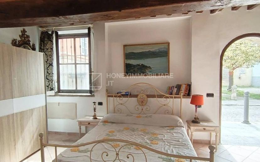 Monolocale Borgo del Naviglio 30, Centro Storico, Parma — foto 8 di 10
