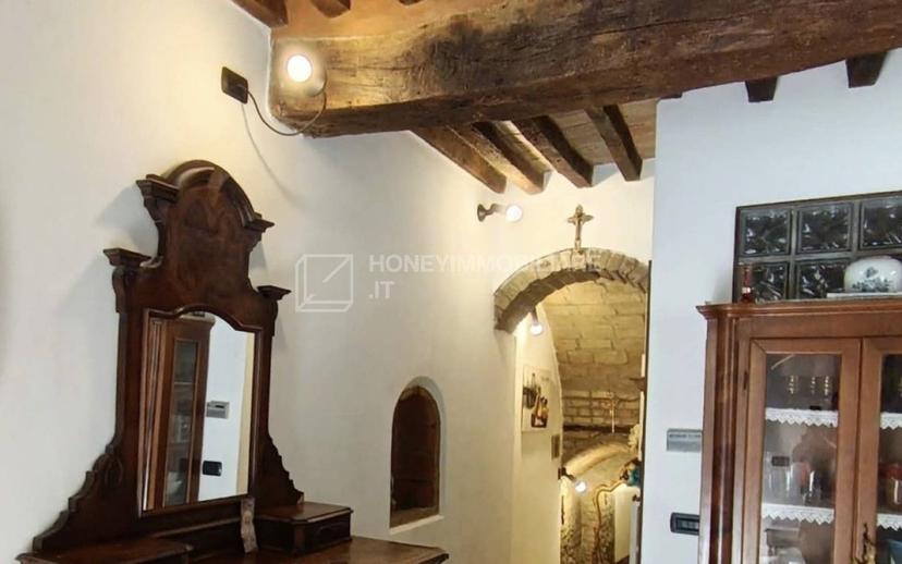 Monolocale Borgo del Naviglio 30, Centro Storico, Parma — foto 3 di 10