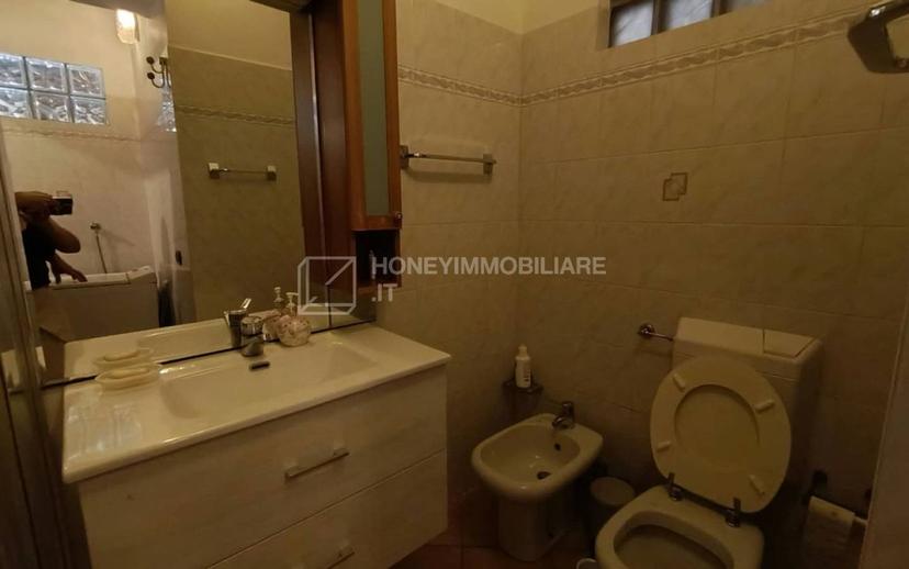 Monolocale Borgo del Naviglio 30, Centro Storico, Parma — foto 6 di 10