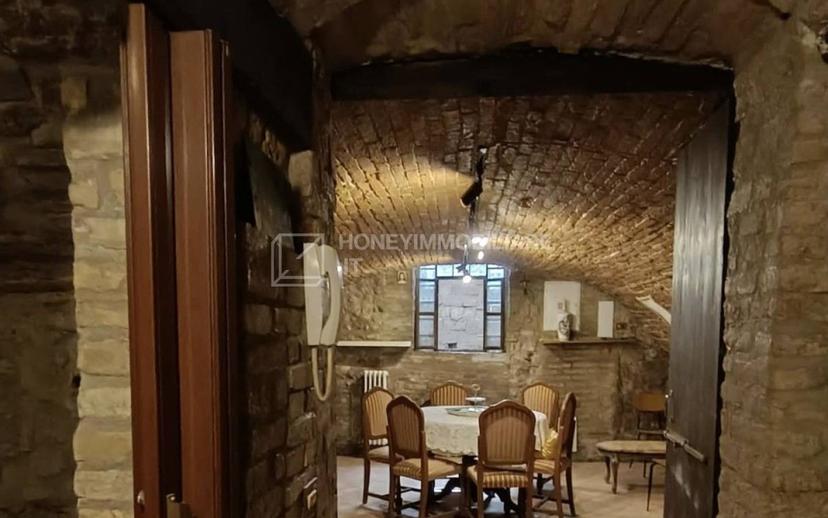 Monolocale Borgo del Naviglio 30, Centro Storico, Parma — foto 5 di 10