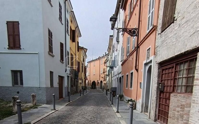 Monolocale Borgo del Naviglio 30, Centro Storico, Parma — foto 7 di 10