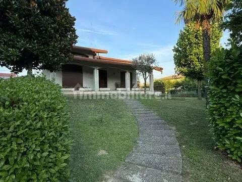 Villa unifamiliare via Carlo Alberto Dalla Chiesa, 10, Centro, Stra — foto 15 di 36