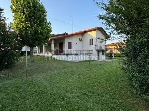 Villa unifamiliare via Carlo Alberto Dalla Chiesa, 10, Centro, Stra — foto 35 di 36