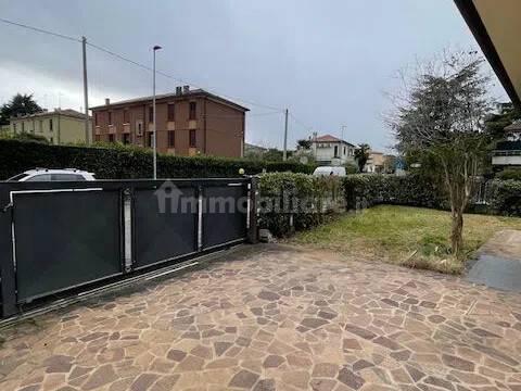 Villa unifamiliare via Tiziano Vecellio, 100, Arcella - Sant'Antonino, Padova — foto 15 di 44