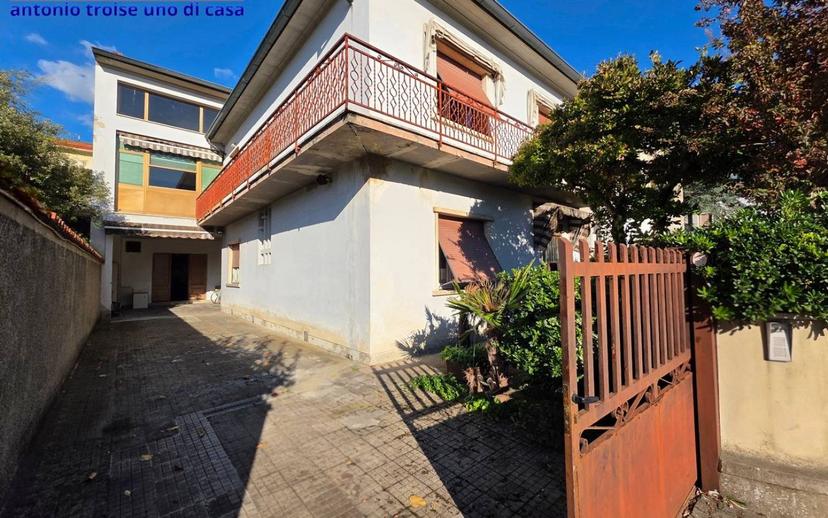 Villa plurifamiliare piazza Antonio Gramsci, Centro, Agliana — foto 9 di 13