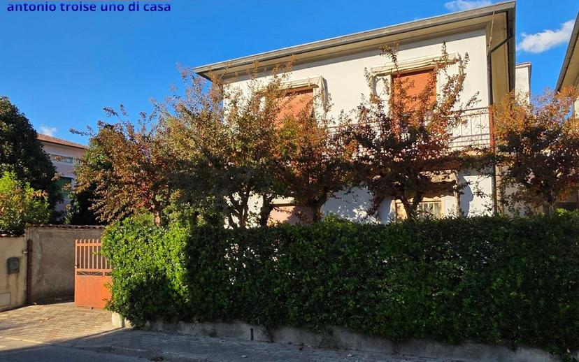 Villa plurifamiliare piazza Antonio Gramsci, Centro, Agliana — foto 4 di 13