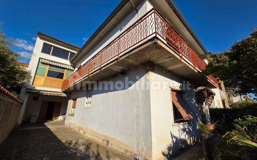 Villa plurifamiliare piazza Antonio Gramsci, Centro, Agliana — foto 6 di 13