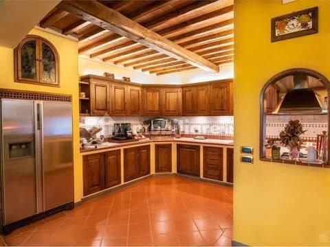 Villa unifamiliare, buono stato, 270 m², Carmignano — foto 13 di 23