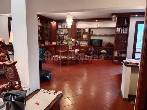 Villa unifamiliare, buono stato, 270 m², Carmignano — foto 10 di 23
