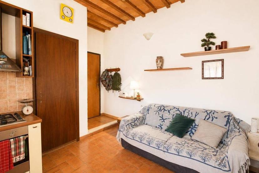 Trilocale via Unghero 9, Pontino - Bastia, Livorno
