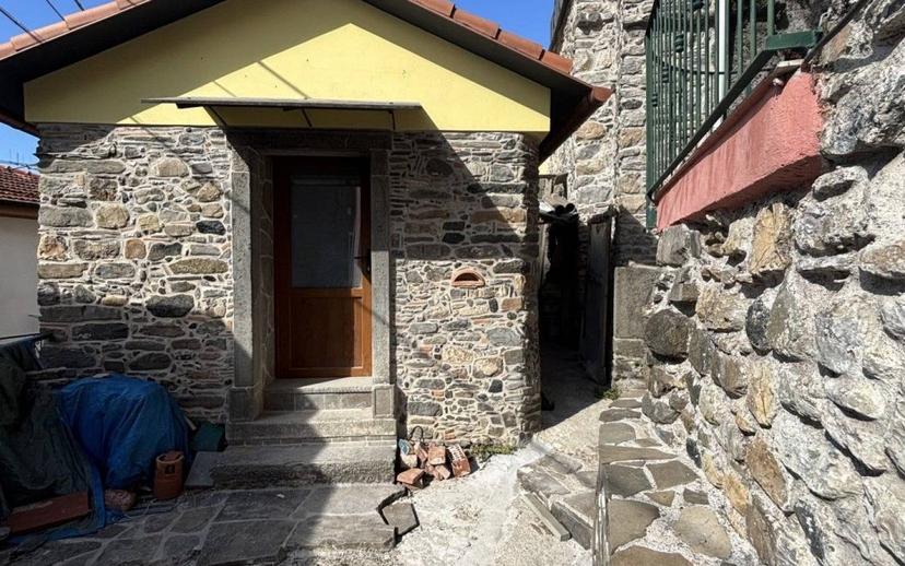 Terratetto unifamiliare via sant' antonio 32, Centro, Rocchetta di Vara