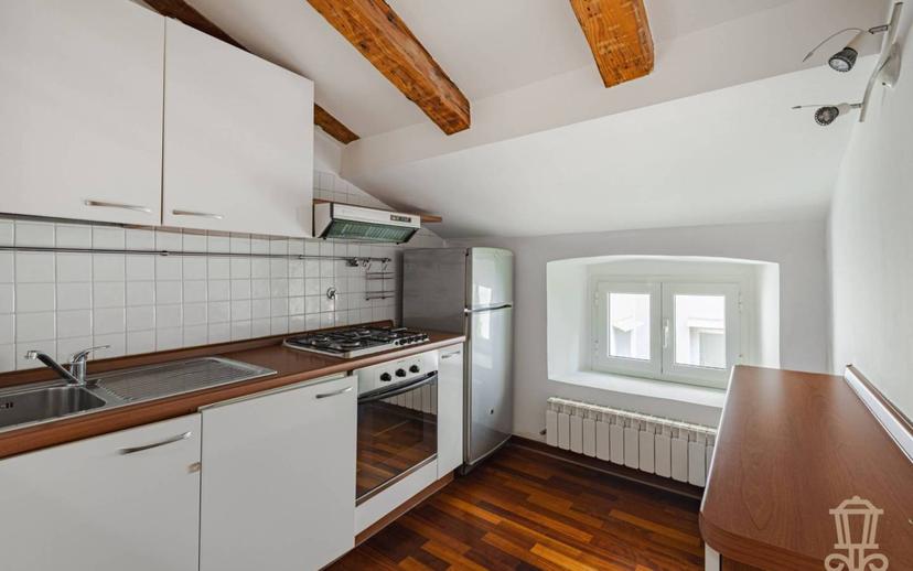 Bilocale buono stato, quarto piano, Città Vecchia, Trieste — foto 15 di 19