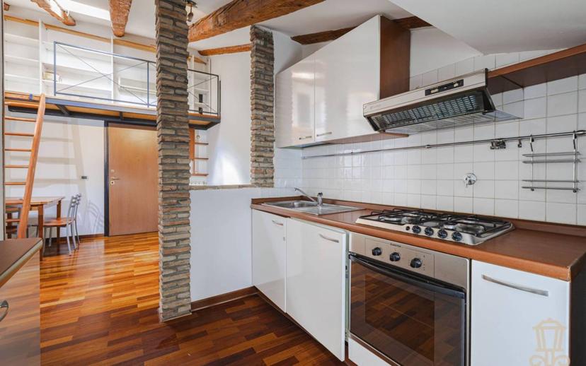 Bilocale buono stato, quarto piano, Città Vecchia, Trieste — foto 18 di 19