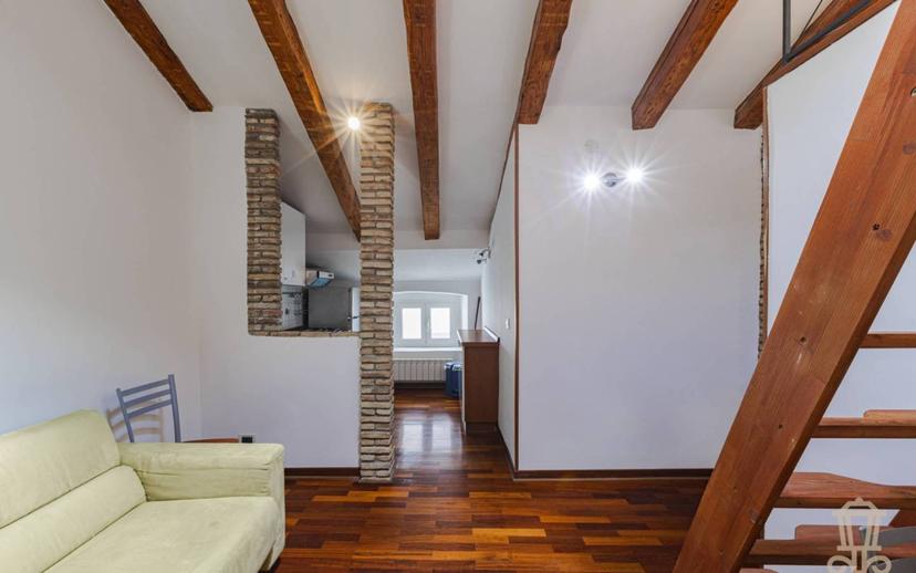 Bilocale buono stato, quarto piano, Città Vecchia, Trieste — foto 2 di 19