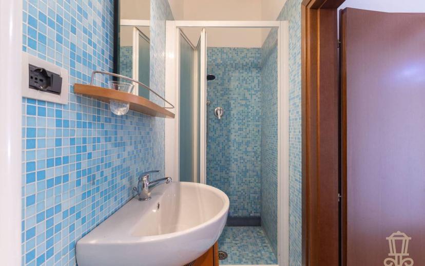 Bilocale buono stato, quarto piano, Città Vecchia, Trieste