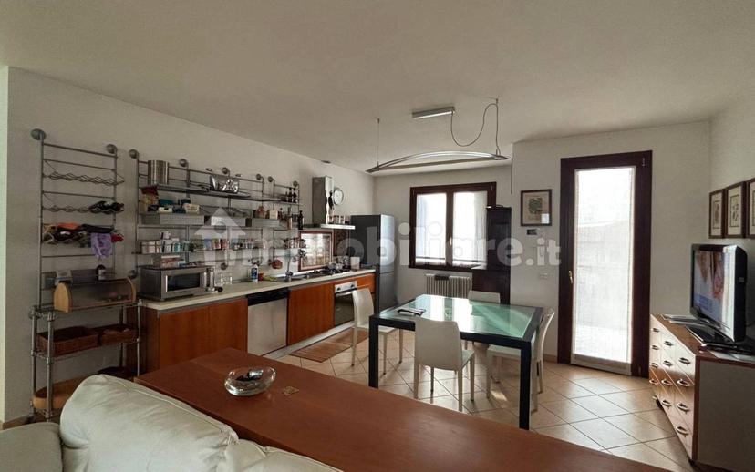 Trilocale via Torquato Tasso, Centro, Covo — foto 3 di 25