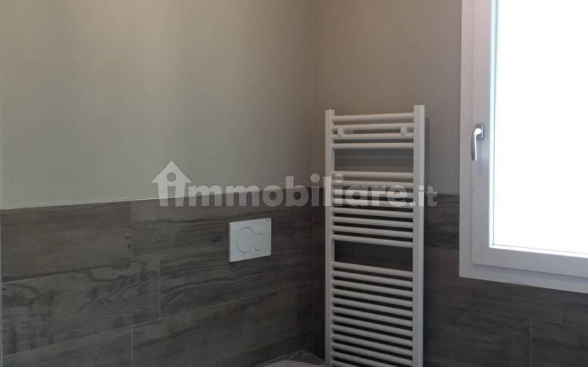 Bilocale buono stato, piano terra, Centro, Malnate — foto 2 di 18