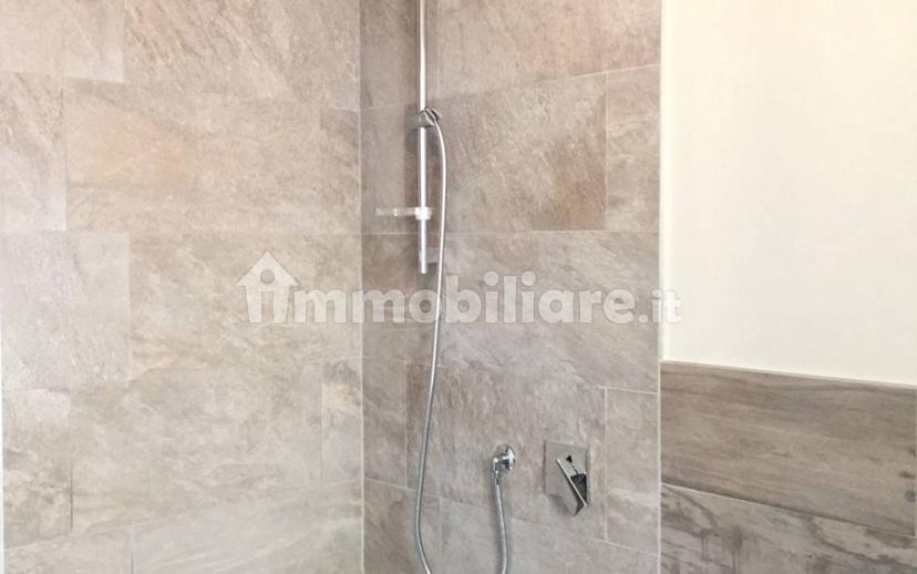 Bilocale buono stato, piano terra, Centro, Malnate — foto 15 di 18