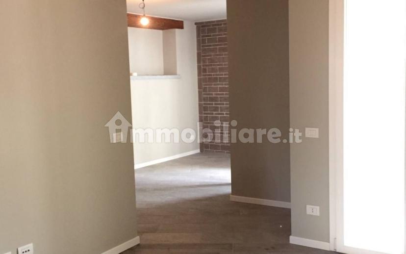 Bilocale buono stato, piano terra, Centro, Malnate — foto 11 di 18