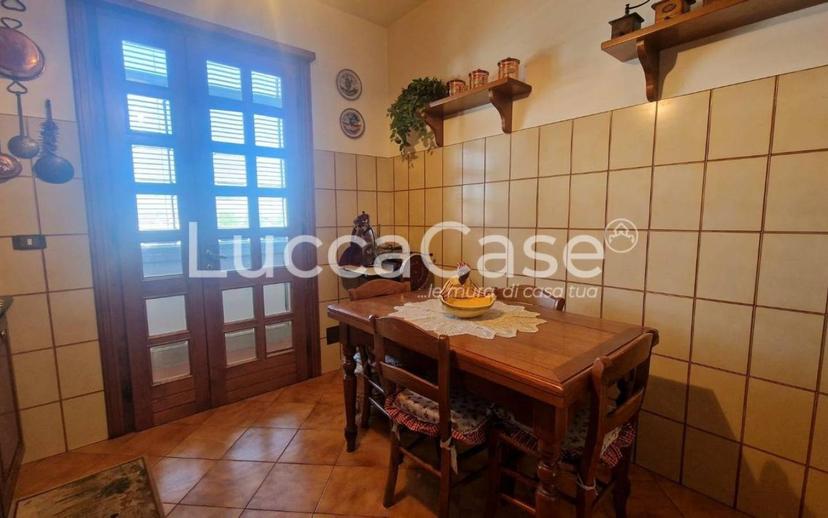 Quadrilocale via per Corte Bozzi,  105, San Vito, Lucca — foto 11 di 25