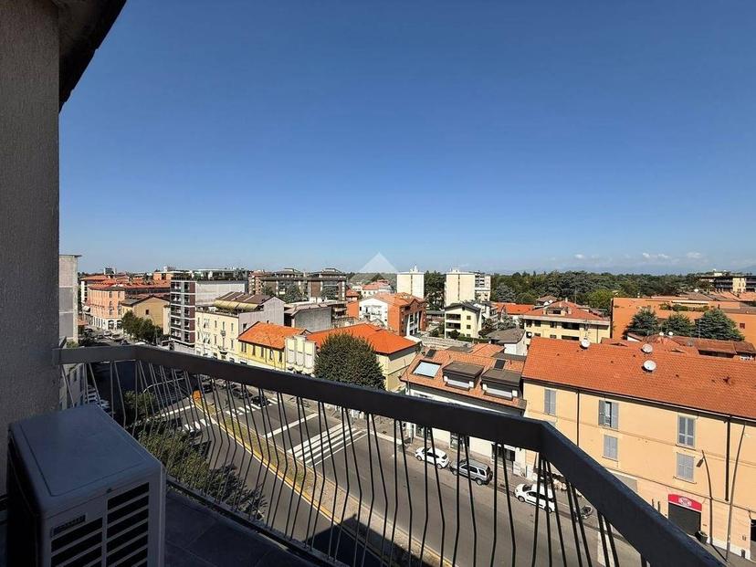 Trilocale viale Libertà 32, Via Lecco - Via Bergamo, Monza