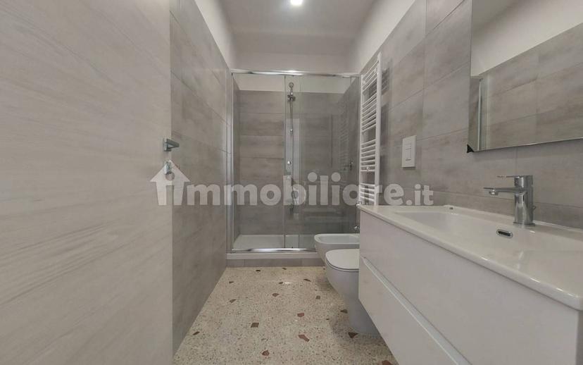 Stanza singola via Giosuè Carducci, Latina — foto 6 di 9