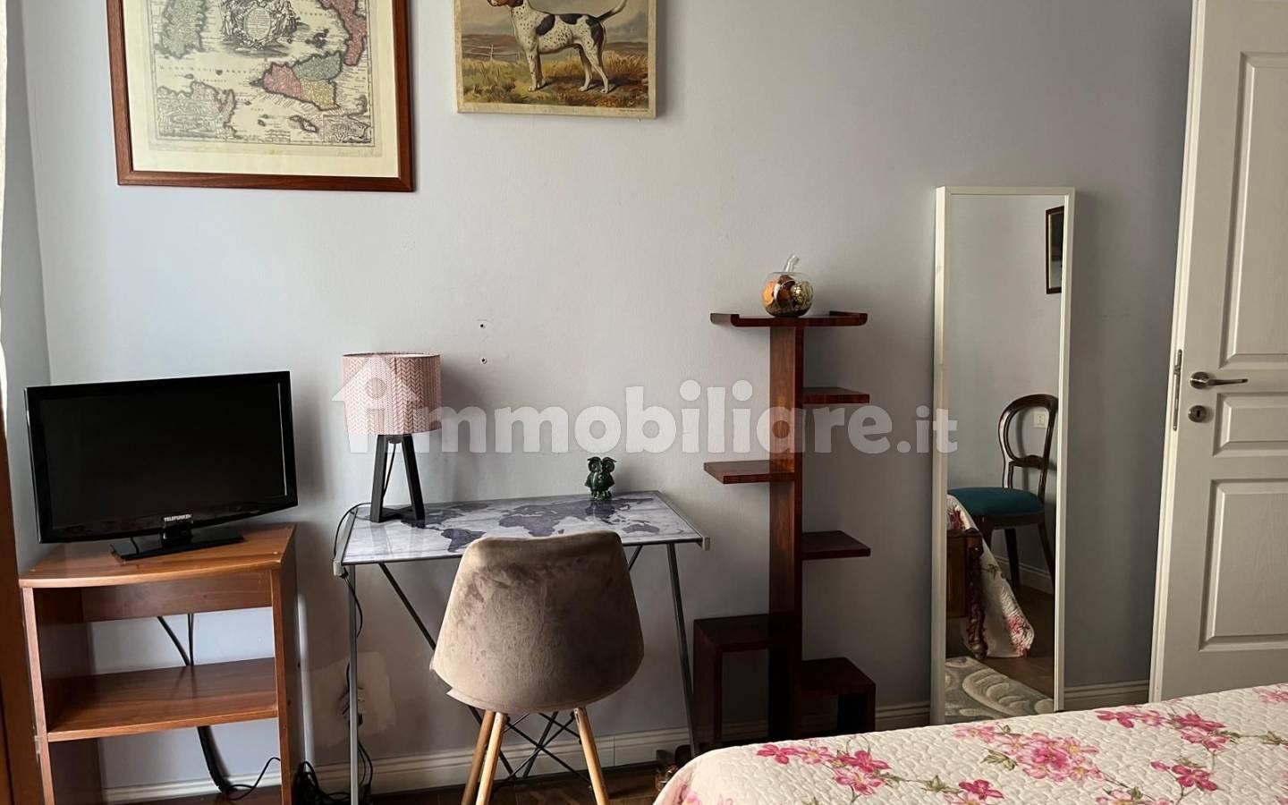Stanza doppia via Sampolo 482, Palermo
