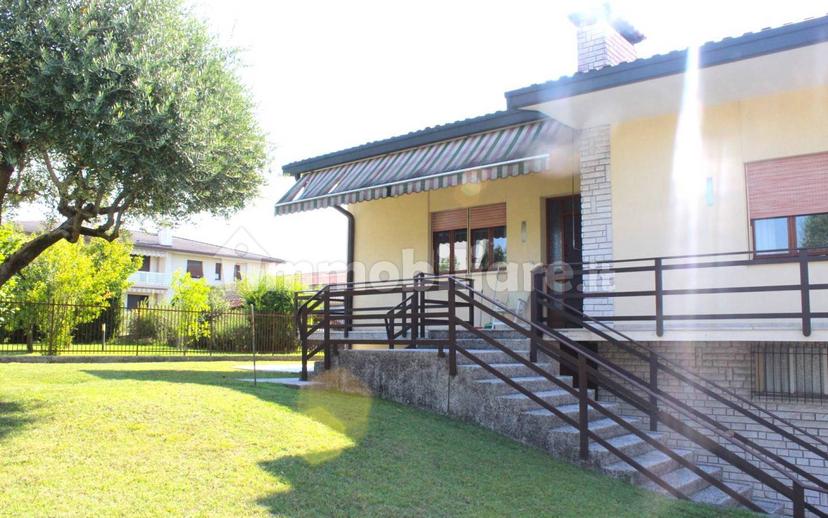 Villa unifamiliare via Burrida, Centro, Porcia — foto 9 di 36