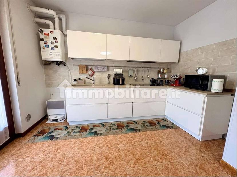 Trilocale buono stato, primo piano, Centro, Mozzecane — foto 10 di 36