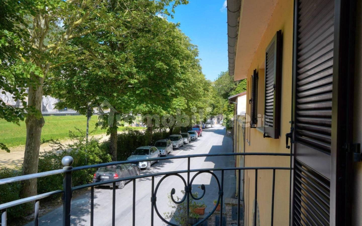 Quadrilocale viale della Vittoria 30, Centro, Pioraco