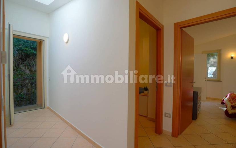 Quadrilocale viale della Vittoria 30, Centro, Pioraco — foto 3 di 35