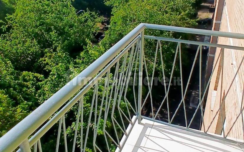 Trilocale ottimo stato, quarto piano, Regina Pacis, Reggio Emilia — foto 10 di 28