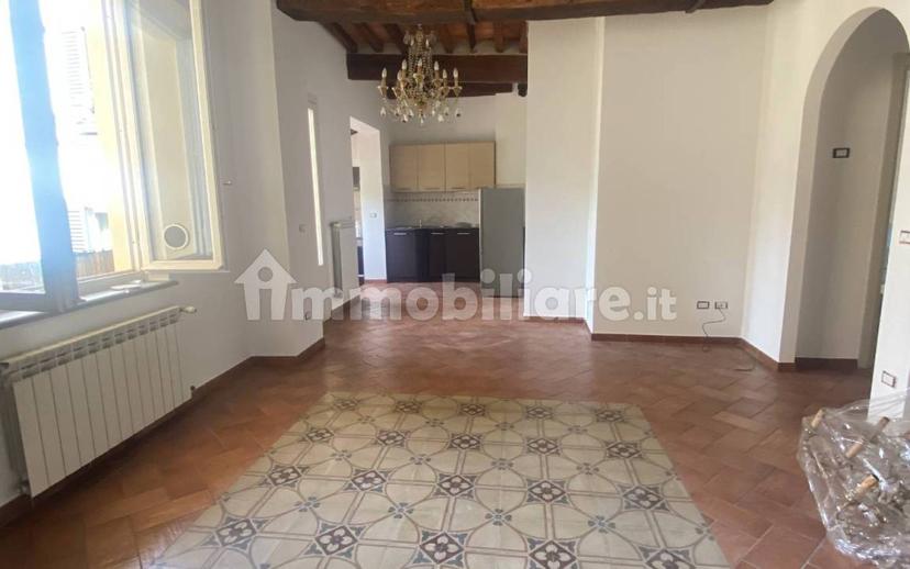 Trilocale via San Leonardo snc, Piazza Anfiteatro - Torre Guinigi, Lucca — foto 12 di 13