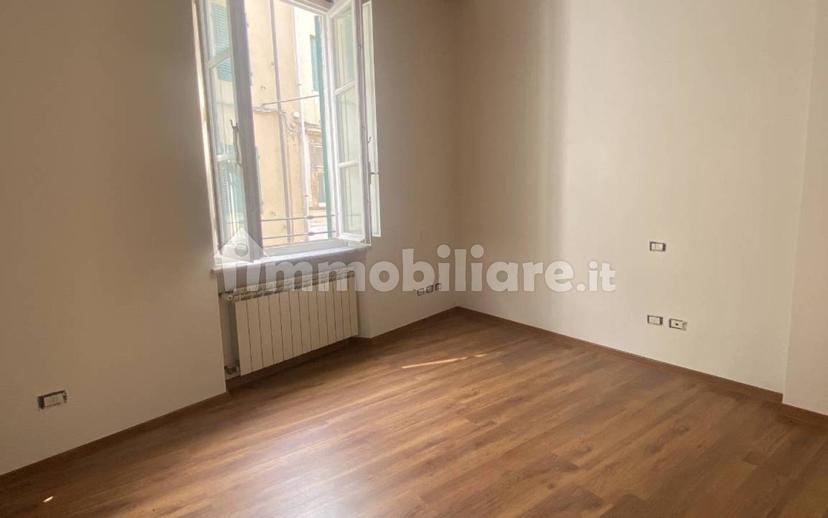 Trilocale via San Leonardo snc, Piazza Anfiteatro - Torre Guinigi, Lucca — foto 3 di 13