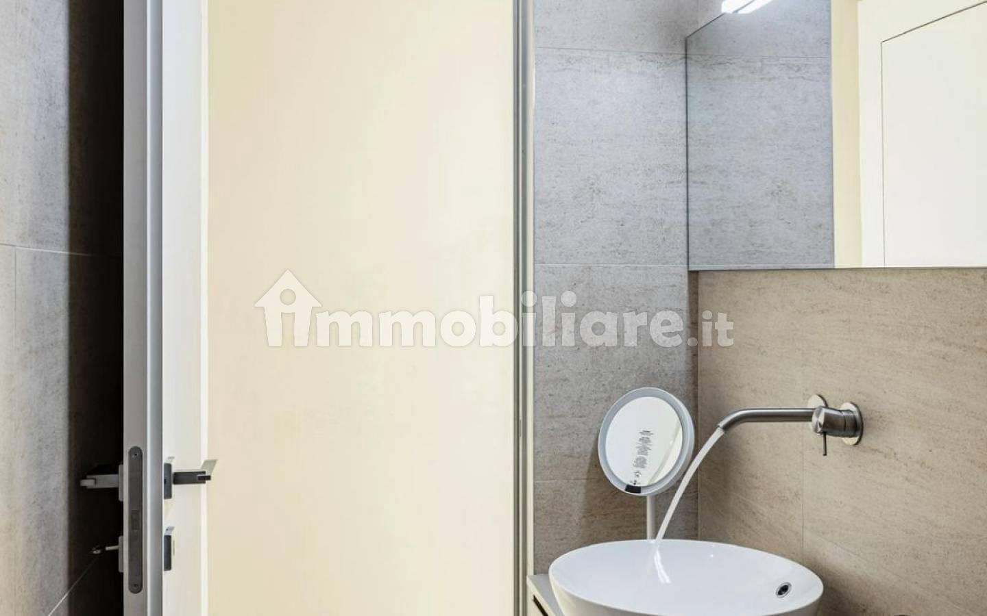 Trilocale via Francesco Paolo Volpe 21, Centro, Matera