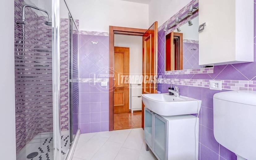 Trilocale via Alessandro Manzoni 22, Centro, Luino — foto 18 di 20