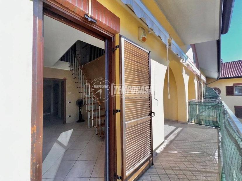 Trilocale via Novara 20, Centro, Lonate Pozzolo — foto 6 di 30