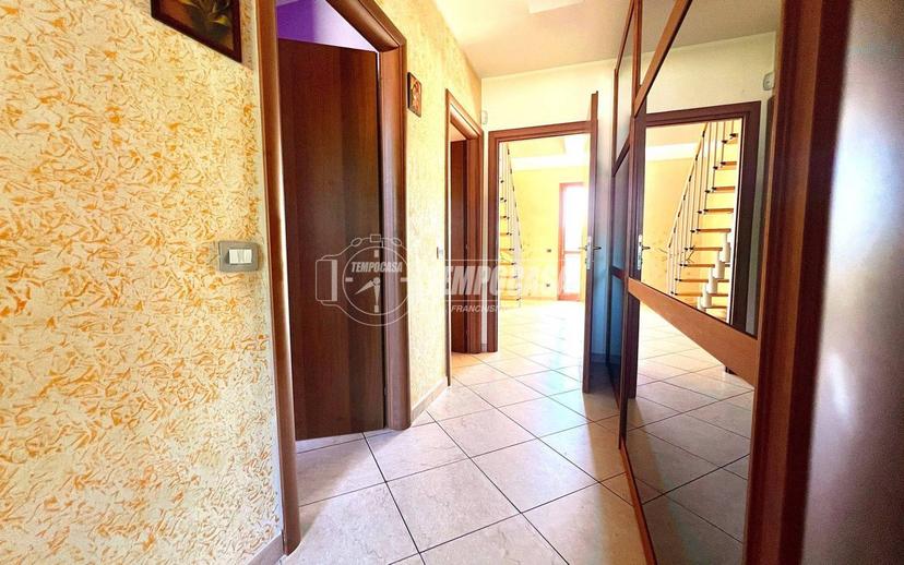 Trilocale via Novara 20, Centro, Lonate Pozzolo — foto 9 di 30
