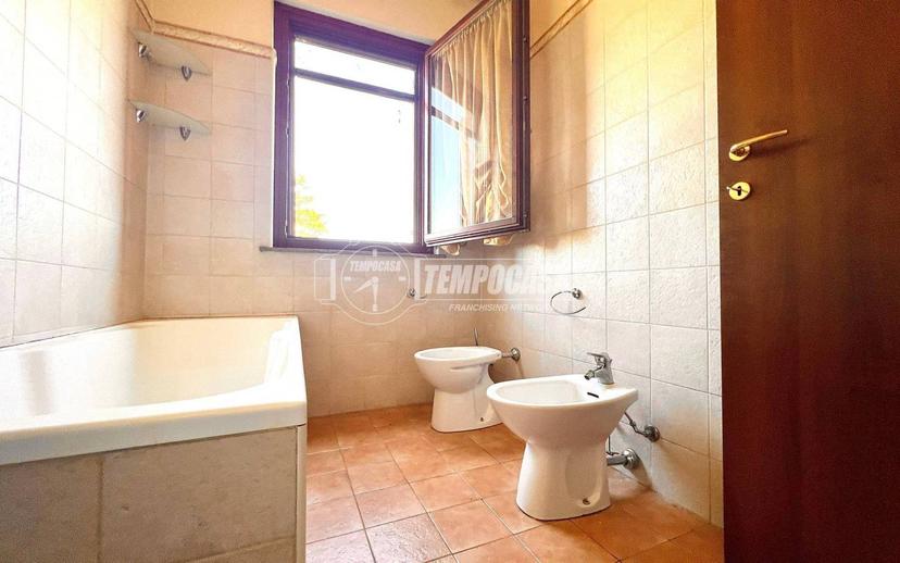 Trilocale via Novara 20, Centro, Lonate Pozzolo — foto 15 di 30