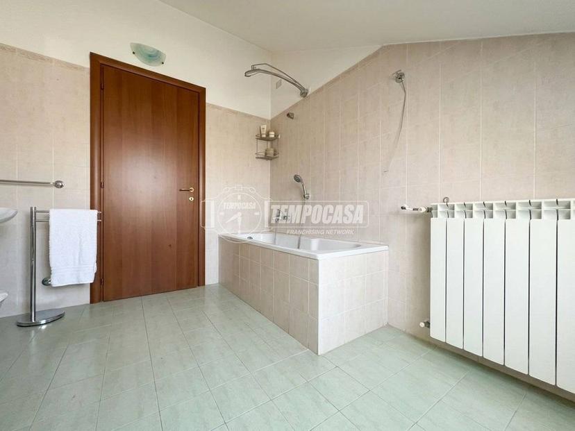 Trilocale via Novara 20, Centro, Lonate Pozzolo — foto 20 di 30