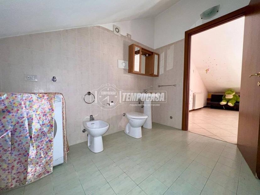 Trilocale via Novara 20, Centro, Lonate Pozzolo — foto 8 di 30