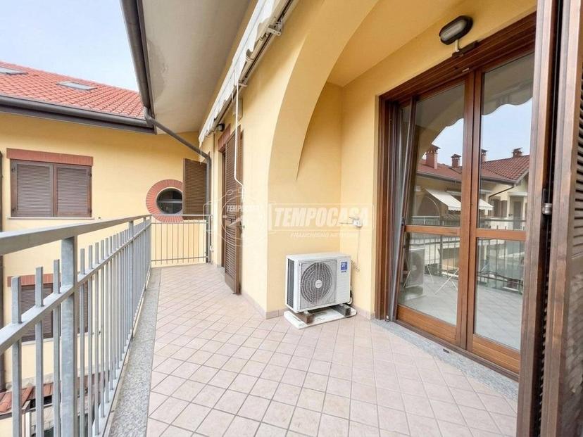 Trilocale via Novara 20, Centro, Lonate Pozzolo — foto 2 di 30