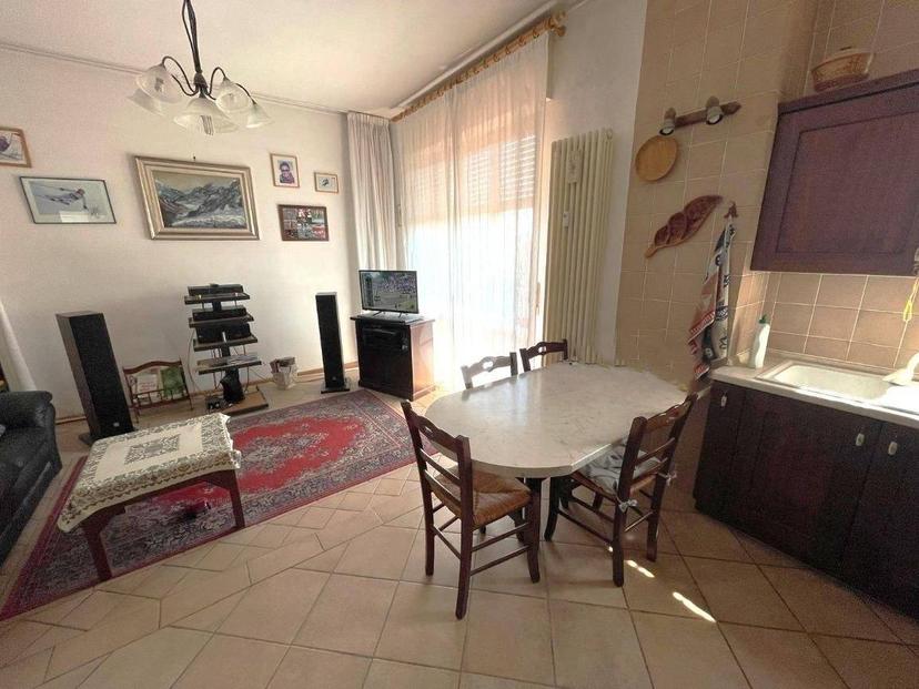 Trilocale via XII Settembre 33, Centro, Valenza — foto 16 di 20