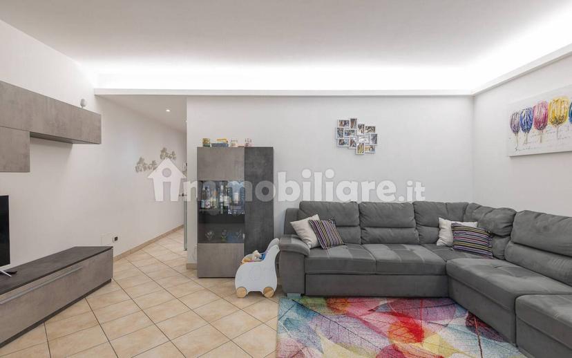 Trilocale Nino Bixio 170, Centro, Caronno Pertusella — foto 7 di 31