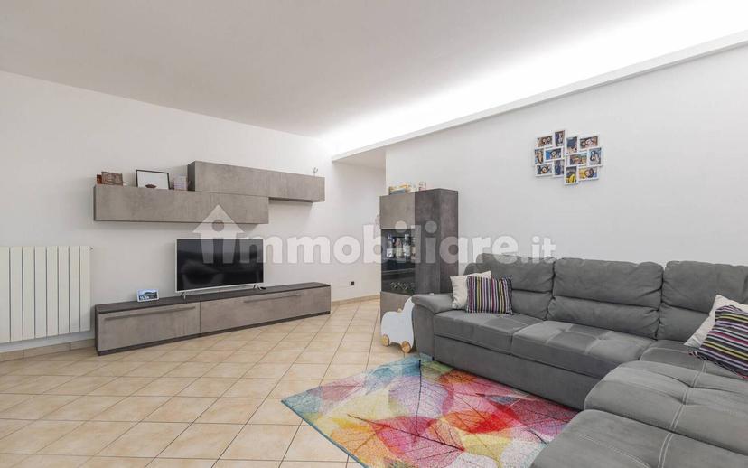 Trilocale Nino Bixio 170, Centro, Caronno Pertusella — foto 26 di 31